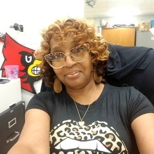 Meet your Posher, Simone